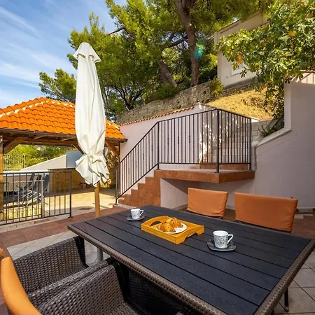 Guest house Lapida Supetarska Draga