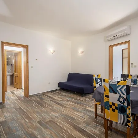 Guest house Lapida Supetarska Draga