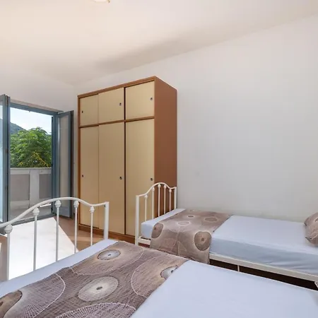 Guest house Lapida 3*