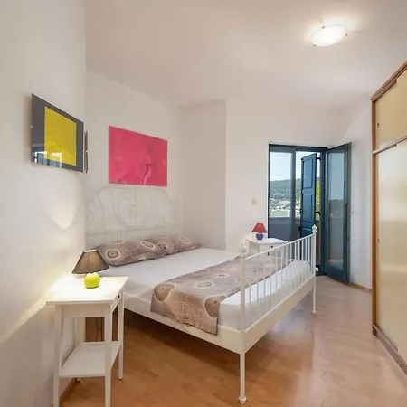 Lapida 3* Supetarska Draga