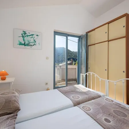 Lapida Guest house