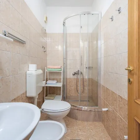 Lapida Guest house