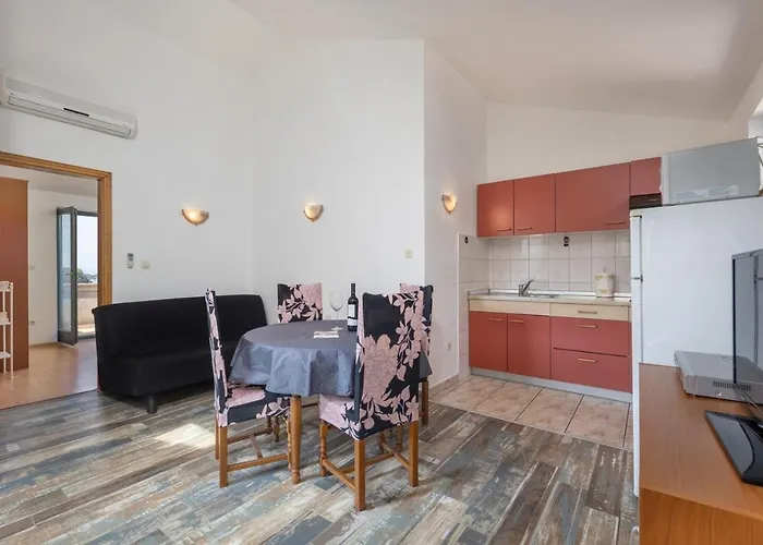 Lapida Supetarska Draga