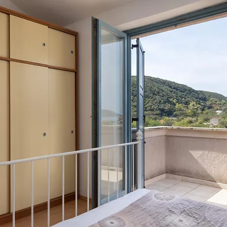 Lapida 3* Supetarska Draga