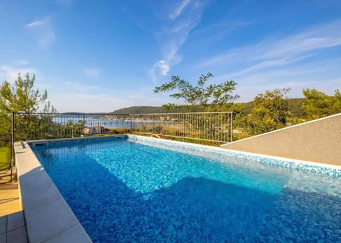 Lapida Supetarska Draga