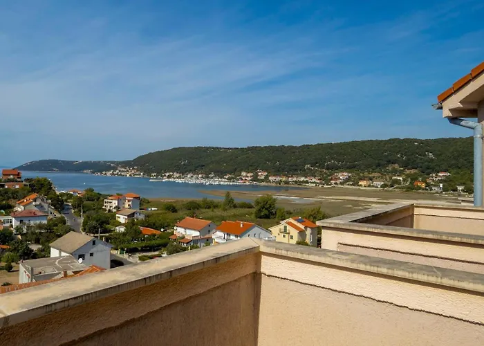 Lapida Pensjonat Supetarska Draga